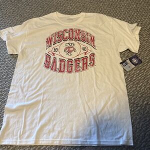University Of Wisconsin Badgers‎ T-Shirt, Captivating Official NCAA Men's Large